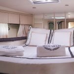 Blue Moon interior | Alquiler yate de lujo